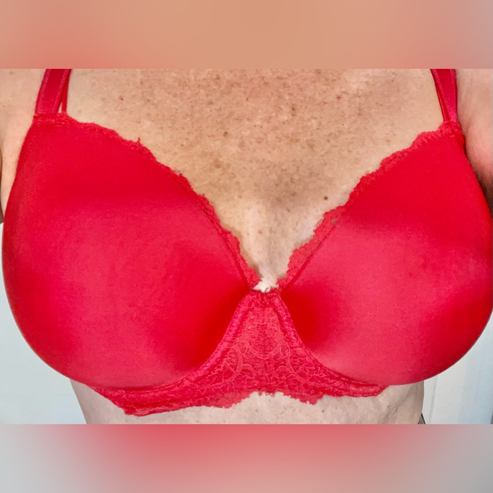 Red Victoria’s Secret bra